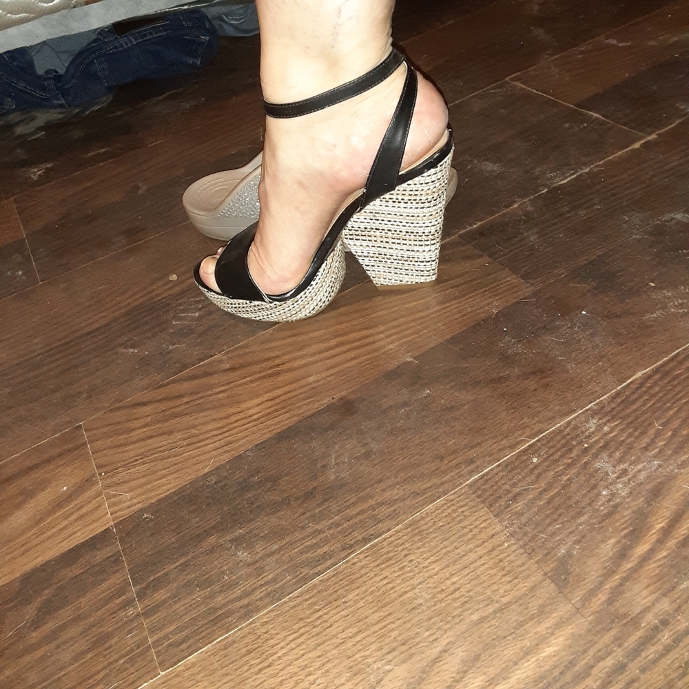 Ladies platform shoes